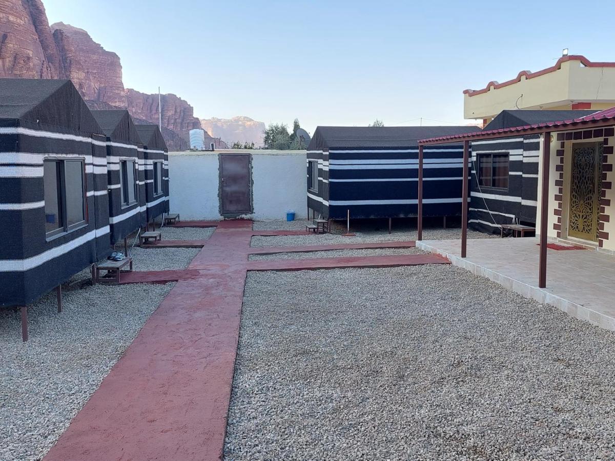 Wadi Rum Oryx Hostel & Tours Экстерьер фото