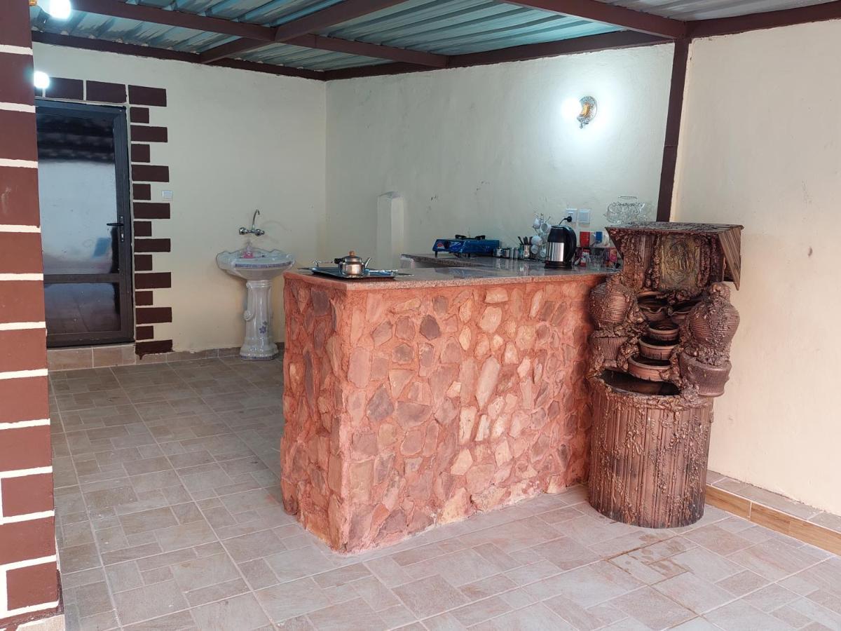 Wadi Rum Oryx Hostel & Tours Экстерьер фото