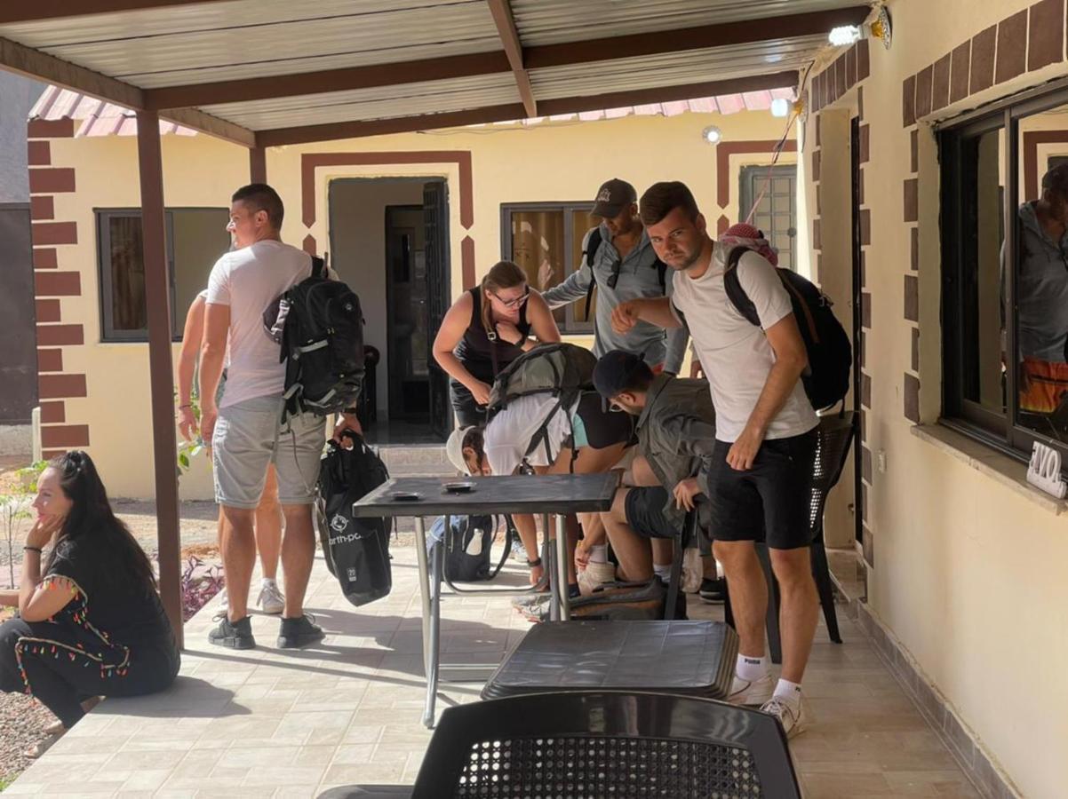 Wadi Rum Oryx Hostel & Tours Экстерьер фото