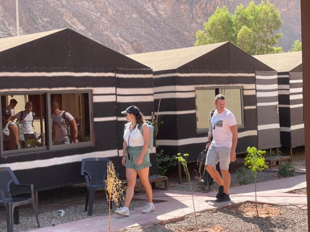 Wadi Rum Oryx Hostel & Tours Экстерьер фото