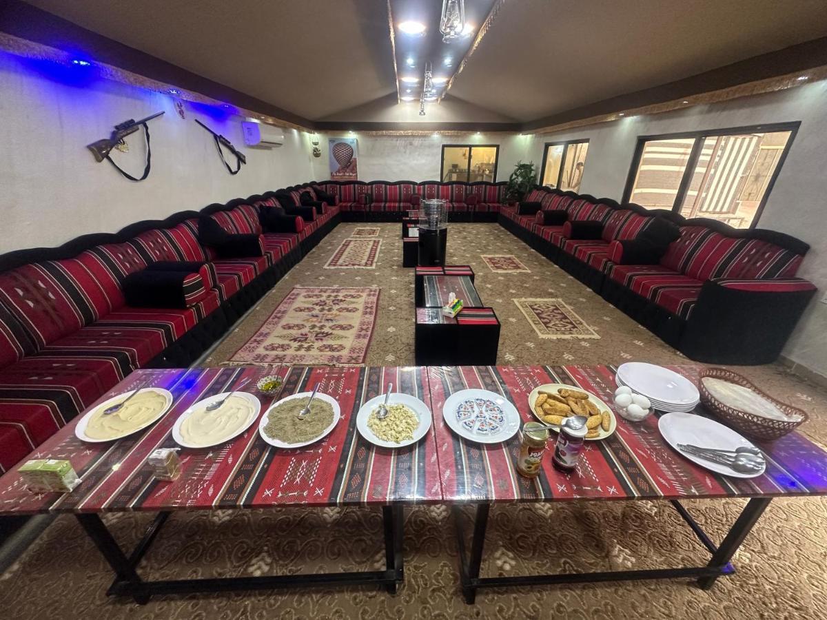 Wadi Rum Oryx Hostel & Tours Экстерьер фото